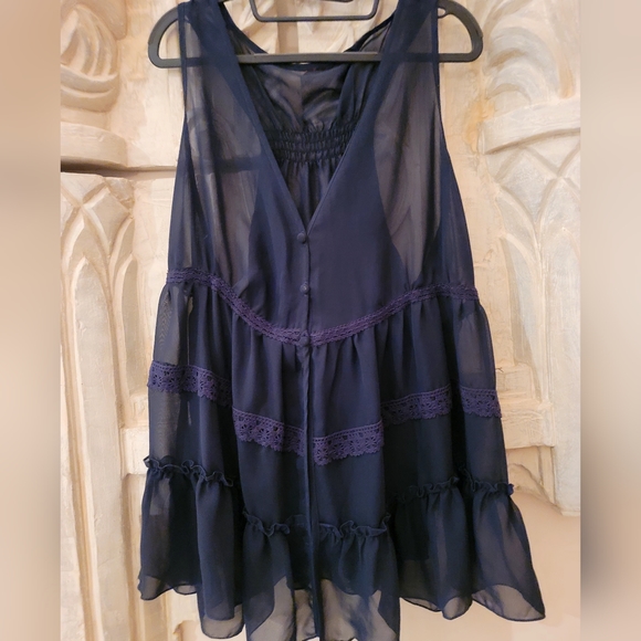 Top - Picture 2 of 7